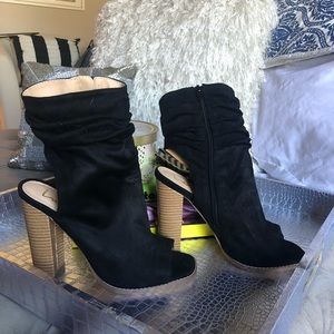 Black open toed ankle booties SIZE 8